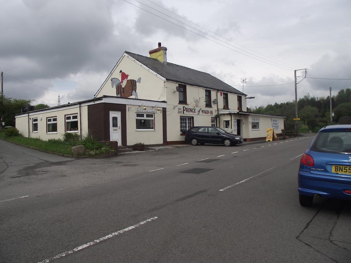 Prince Of Wales Inn Rhymney Exterior foto